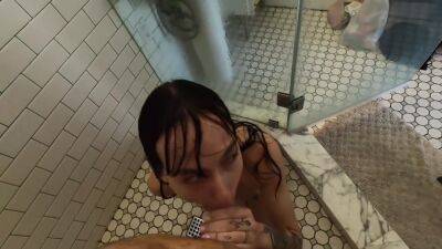 Girlfriend Blows Him In The Shower Head Sloppy Teen - hclips.com