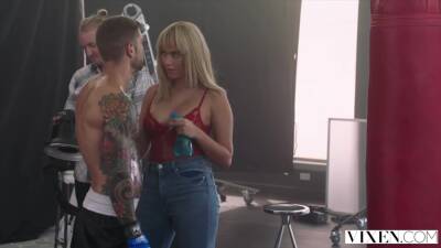 Teen Cant Resist Mma Fighter After Photoshoot With Athena Palomino And Juan Lucho - upornia.com