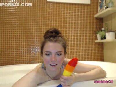 Amateur Teen Multitasking With - upornia.com