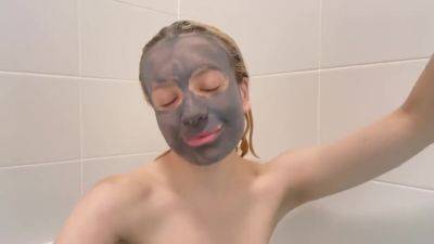 Naughty Teen Plays With Dildo In Bath! - hclips.com