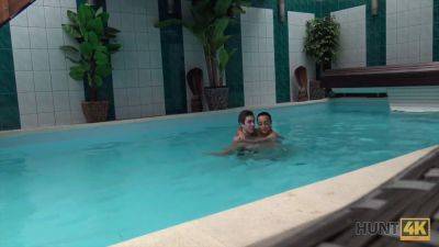 Naughty Czech teen gets paid for a private poolside adventure - sexu.com - Czech Republic