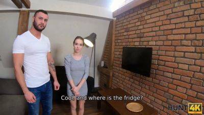Watch as skinny teen gets paid for sex with stranger's girl while her cuckold watches - sexu.com - Czech Republic