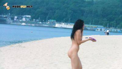 Delectable nudist teen with beautiful breasts loves being topless at the beach - hclips.com