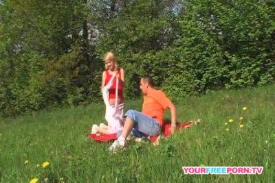 Skinny Blonde Teen Loves The Feel Of Her Step Dad - hotmovs.com