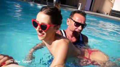 Swimming And Sucking Pool (old And Youn With And Young, Tara Cherry And Cherry X - upornia.com